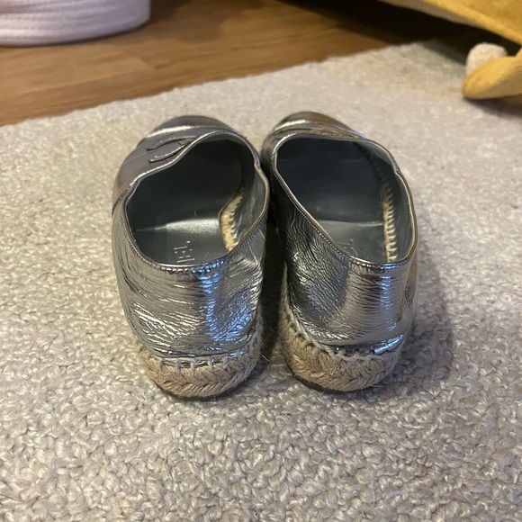 Authentic Chanel laminated CC espadrilles - Picture 5 of 8